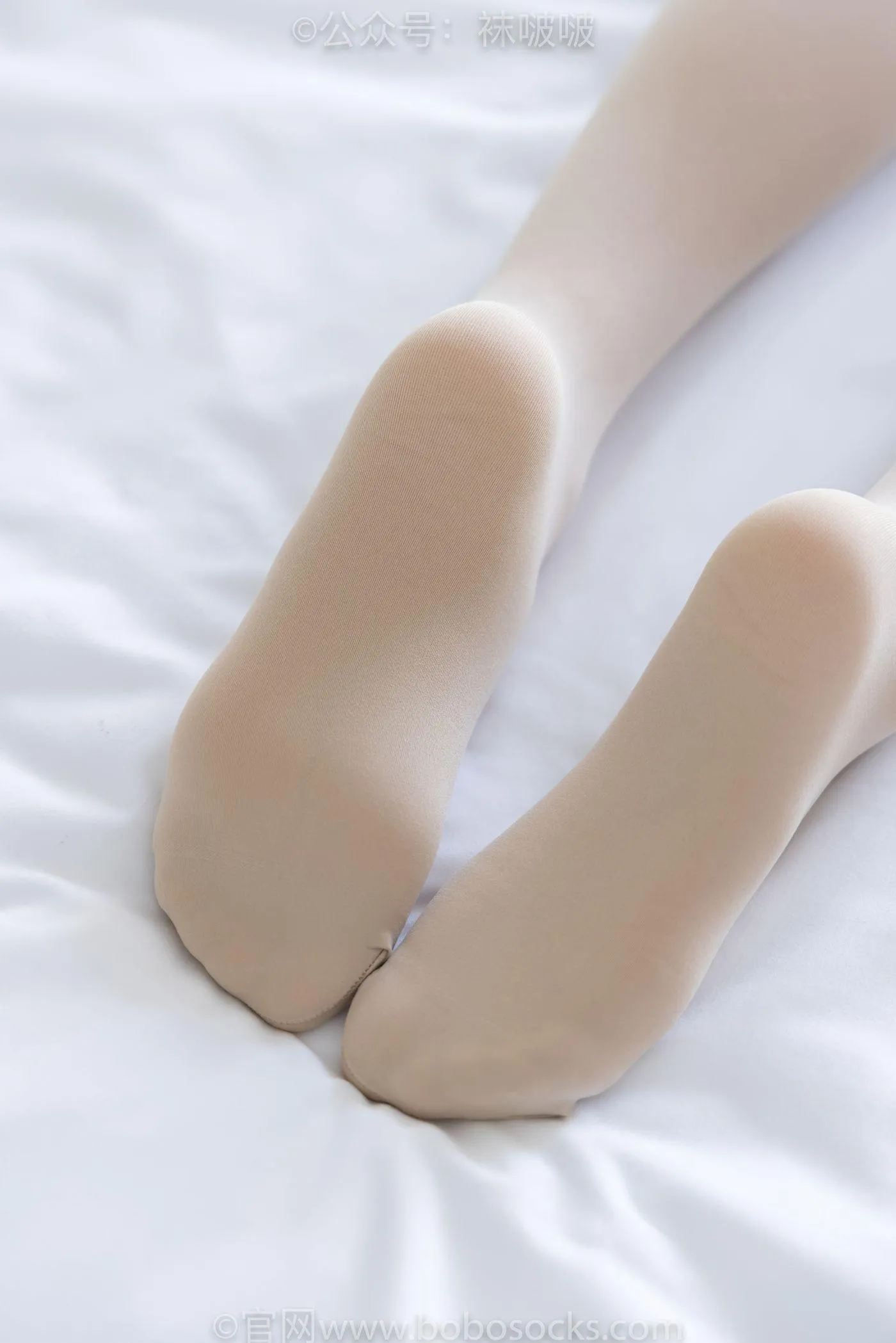 [BoBoSocks袜啵啵]NO.031 小奶熊-AJ板鞋、白棉袜、厚肉丝 [149P]插图5